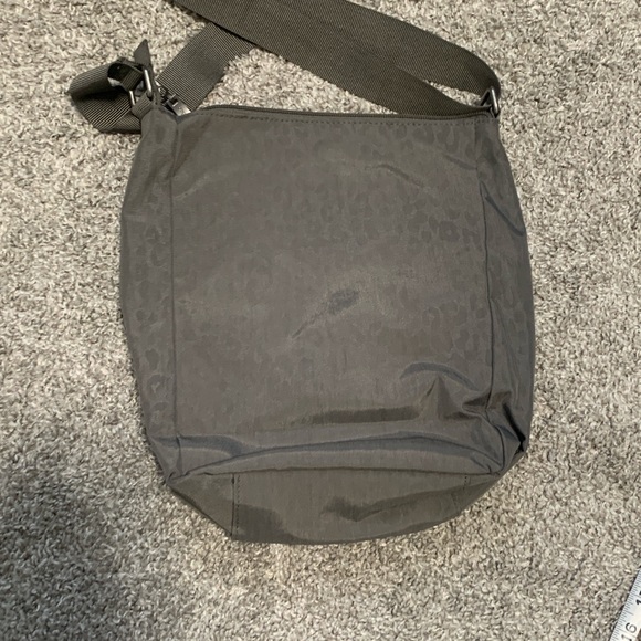 Baggalini Gray Leopard Print Crossbody Bag - Picture 4 of 8